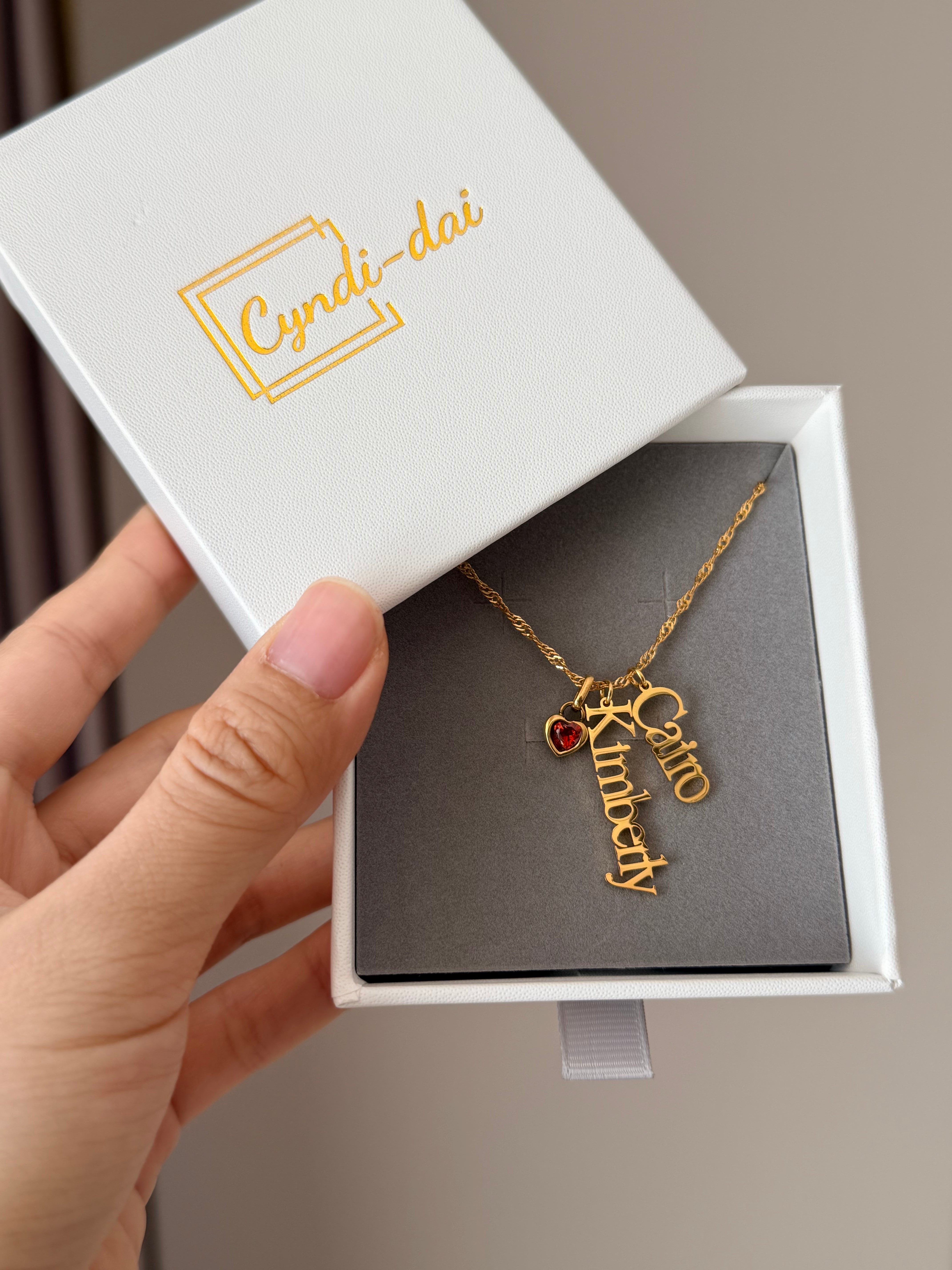 Personalized Vertical Name Necklace for Women – Minimalist Custom Jewelry Gift